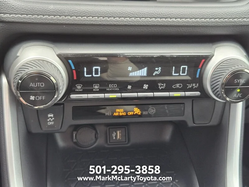 Used 2025 Magnetic Gray Metallic TOYOTA HYBRID XLE AWD image 21