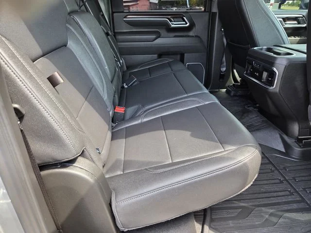 Used 2025 Silver GMC SLT image 30