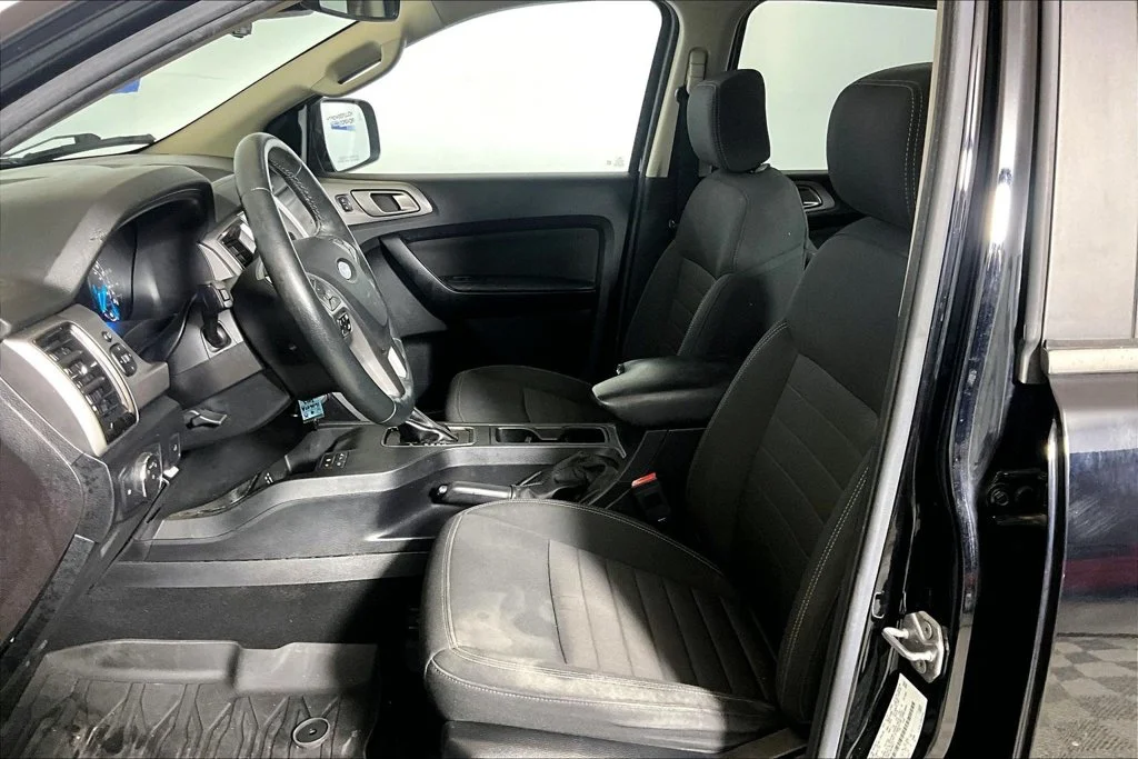 Used 2019 Shadow Black Ford XLT image 20