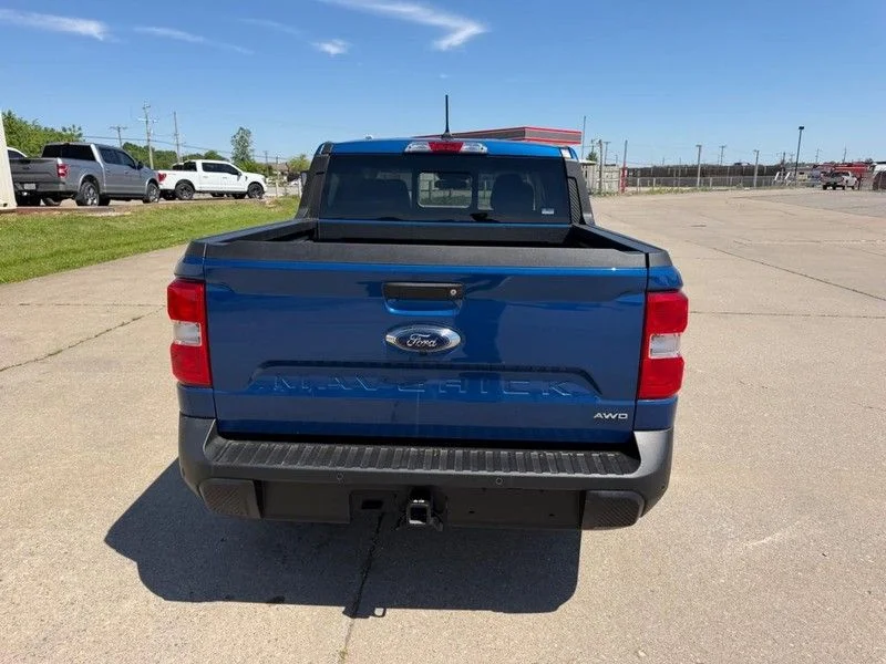 Used 2024 Blue Ford Lariat image 4
