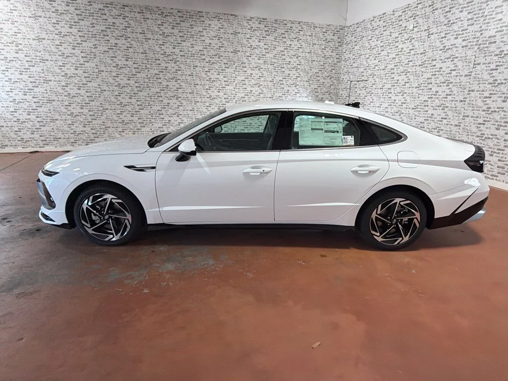 New 2027 Serenity White Hyundai SEL Sport image 4