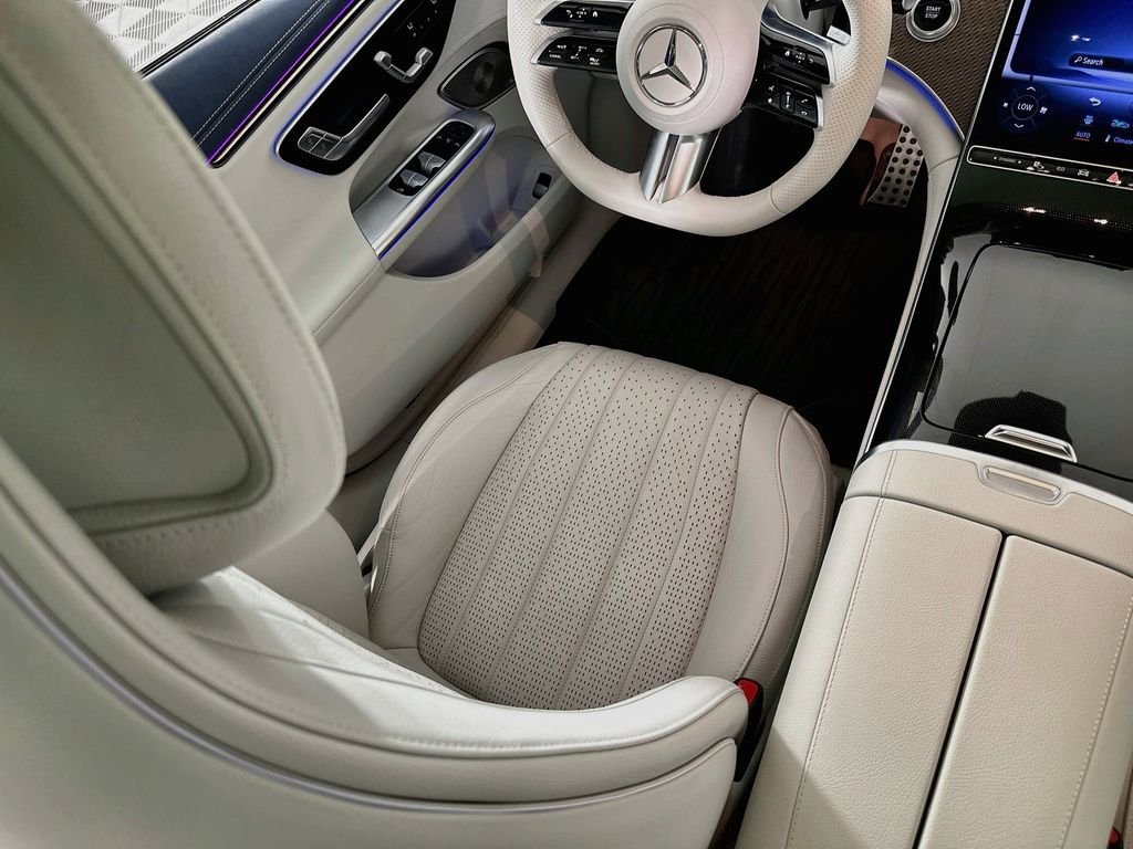 Certified Used 2023 White Mercedes-Benz 500 Sedan image 24