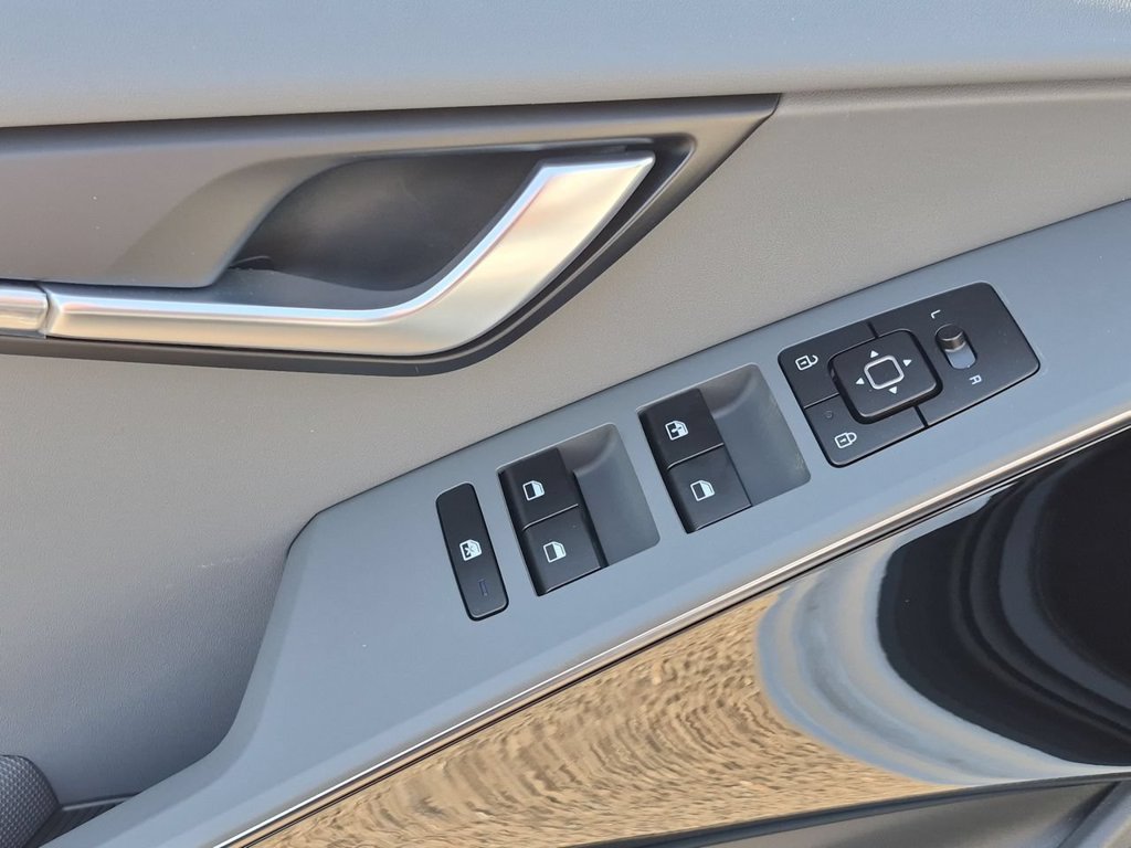 New 2026 Snow White Pearl Kia EX image 23