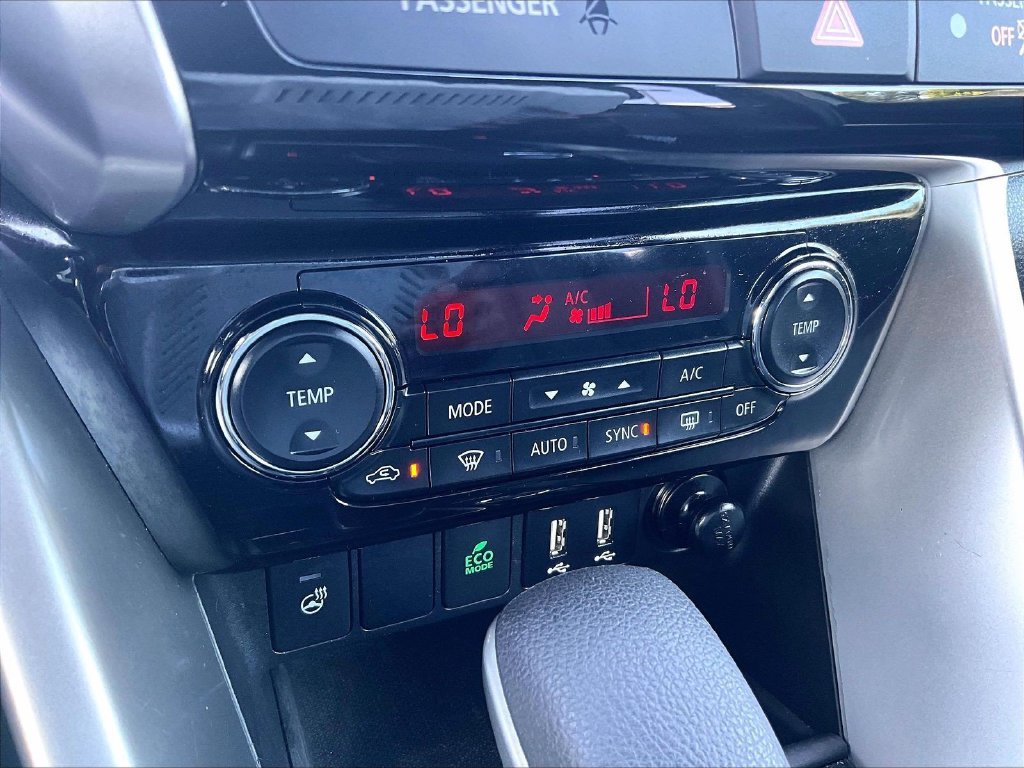 Used 2025  Mitsubishi Black Edition image 26