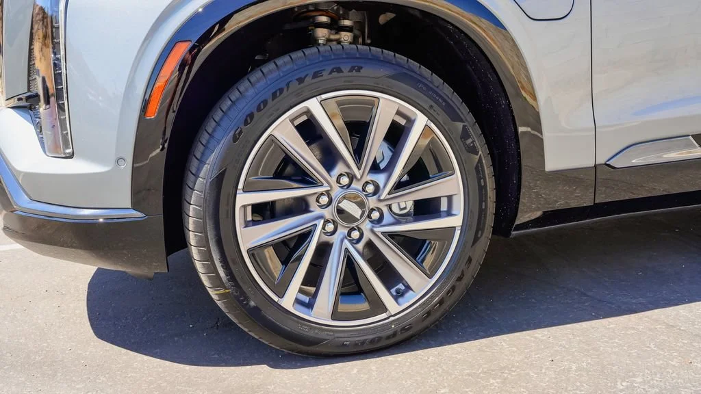 2027 Cadillac VISTIQ Sport - Photo 7