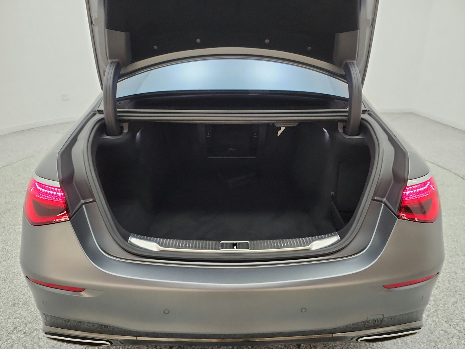 Certified Used 2023 MANUFAKTUR Selenite Grey Magno Mercedes-Benz S 580 4MATIC® Sedan image 18