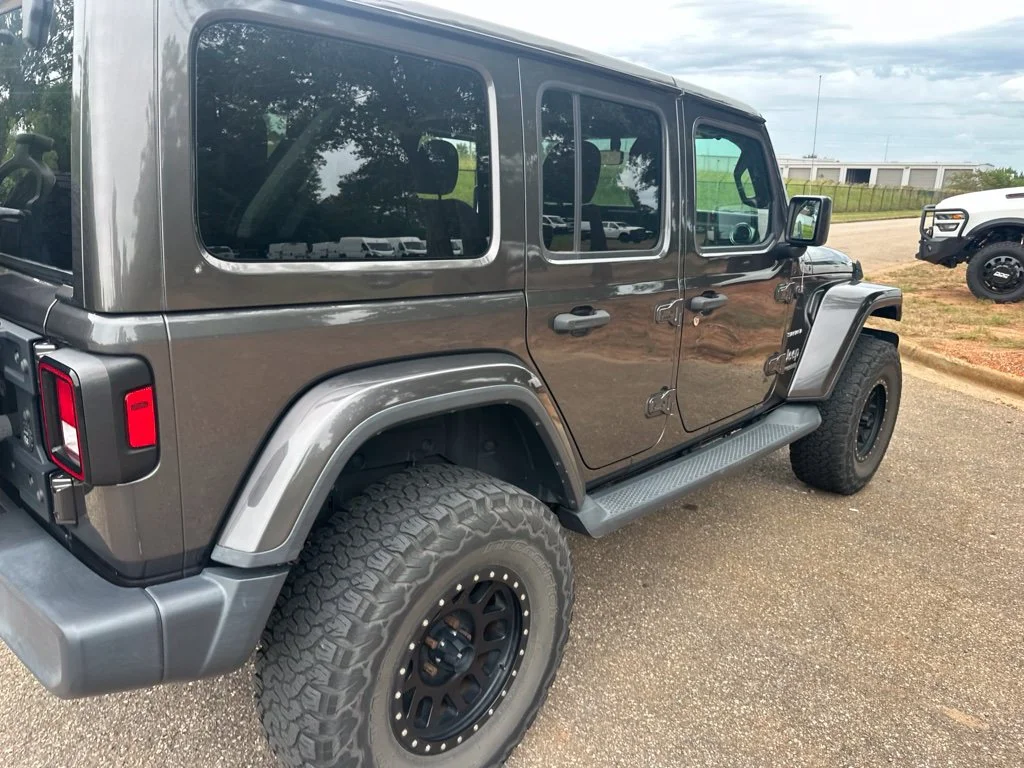 Used 2018 Gray Jeep Unlimited Sahara image 7