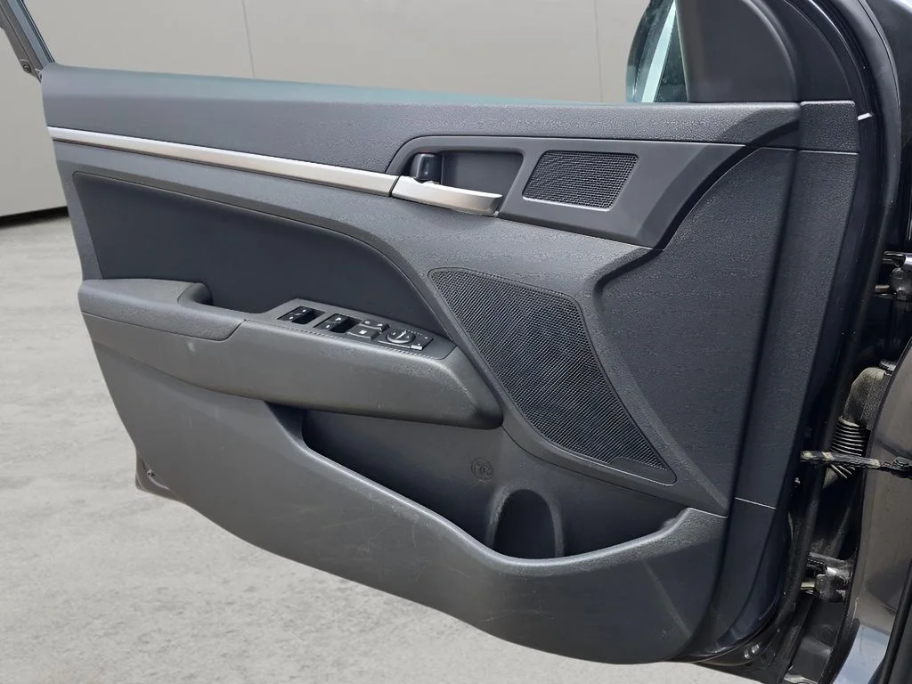 Used 2020 Portofino Gray Hyundai Value Edition image 23