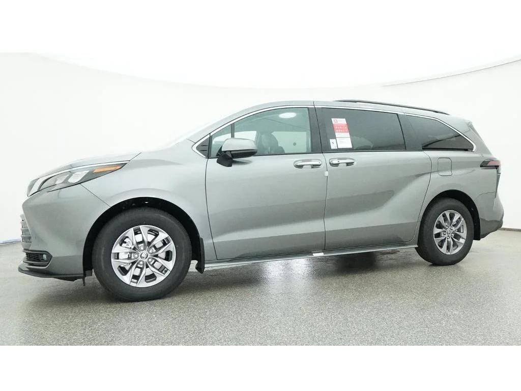 New 2026 Heavy Metal Toyota XLE image 18
