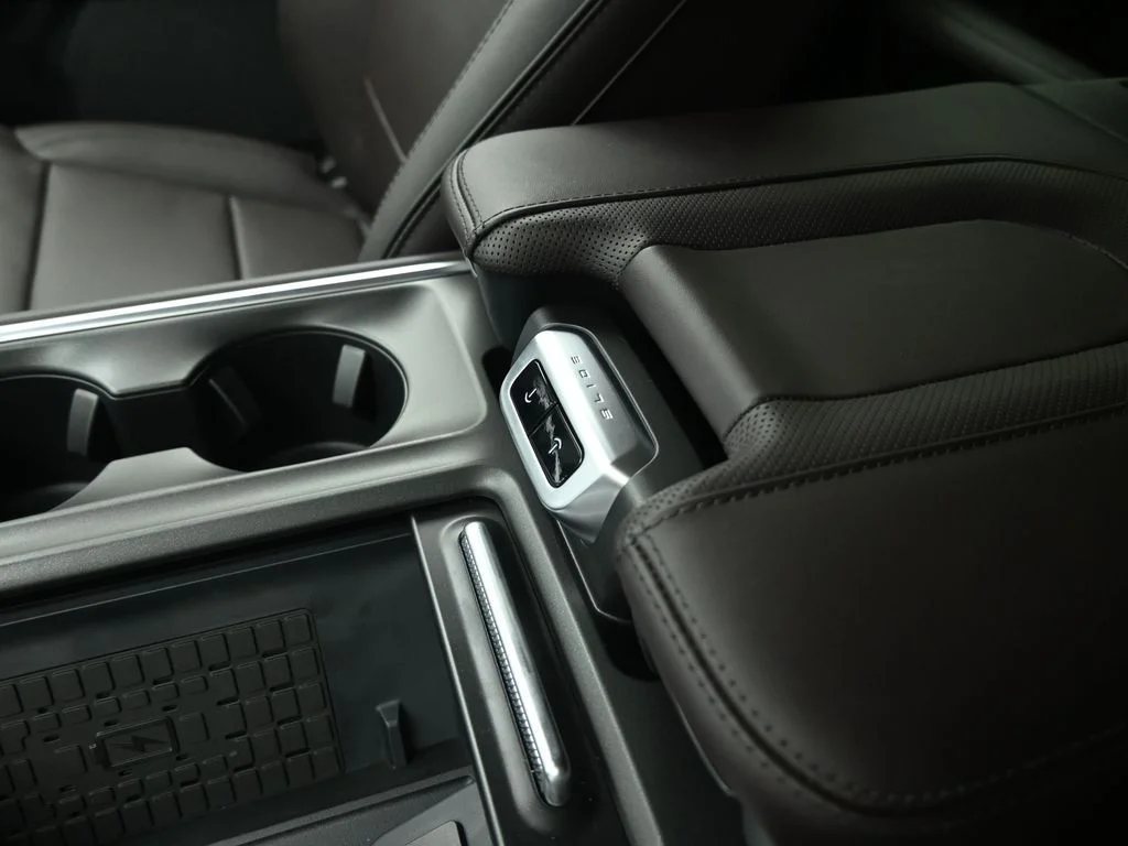 New 2025 Oxford White Ford Platinum image 17