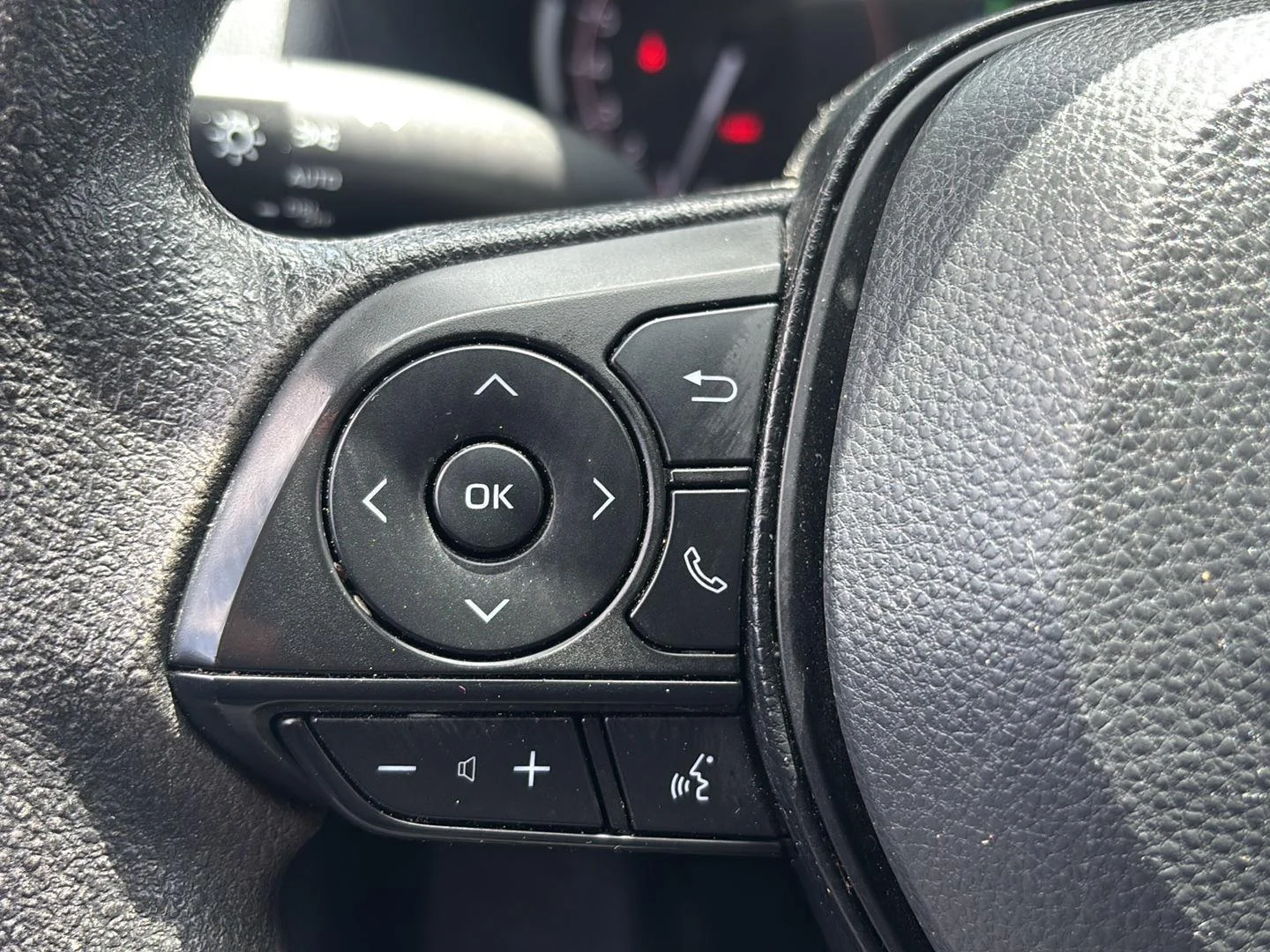 Certified Used 2025 Magnetic Gray Metallic TOYOTA  image 30
