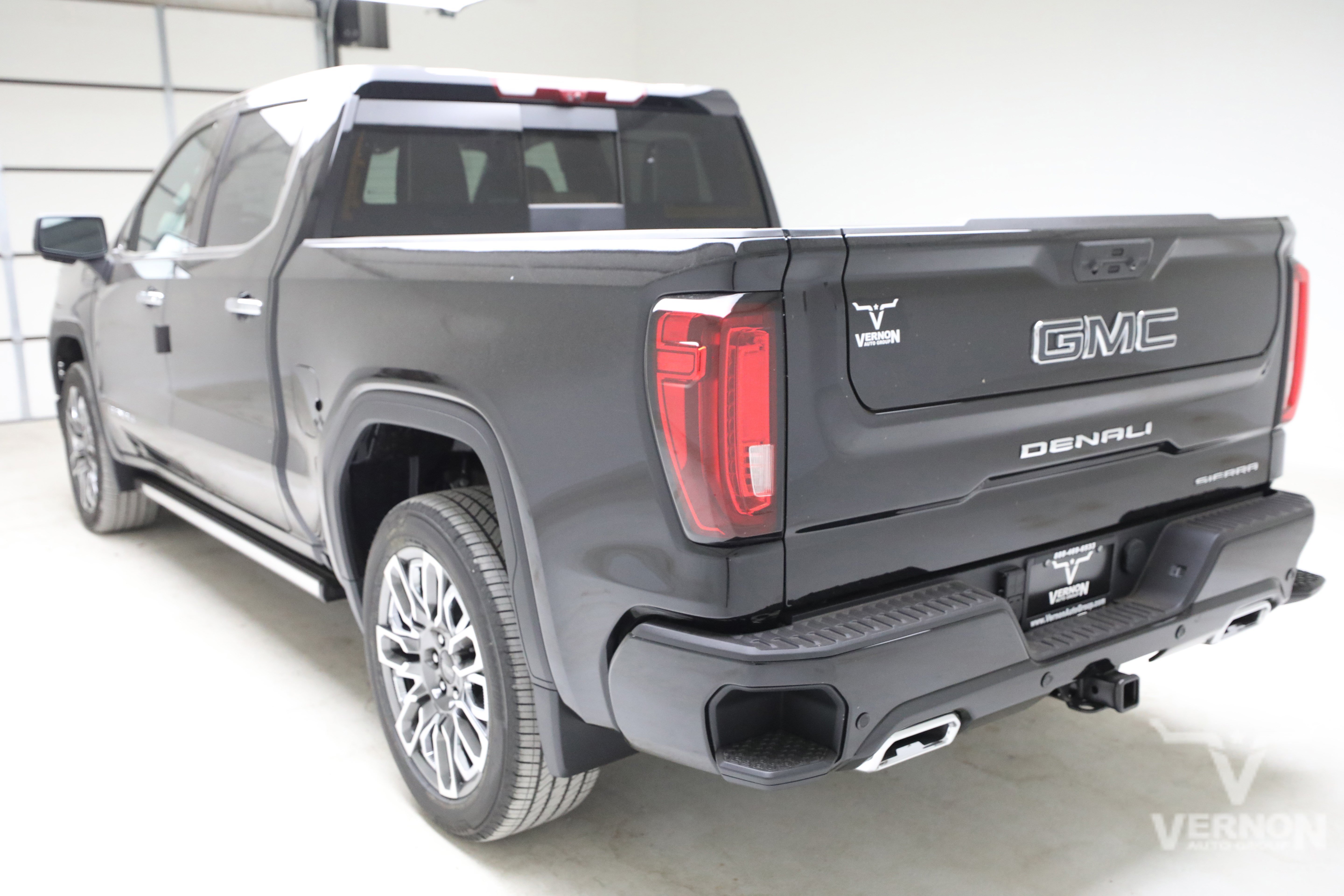 New 2026 Onyx Black GMC N image 3