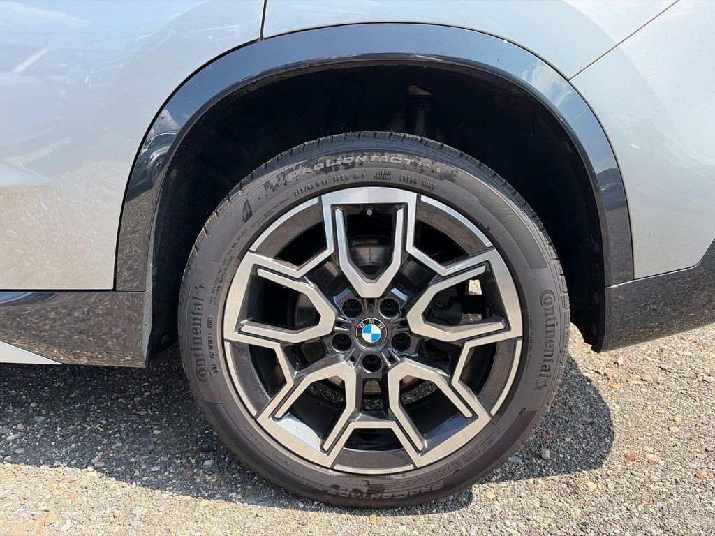Used 2024 Silver BMW xDrive28i image 15