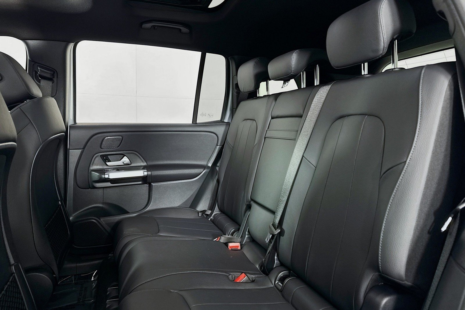 New 2026 Cirrus Silver Metallic Mercedes-Benz GLB 250 SUV image 7