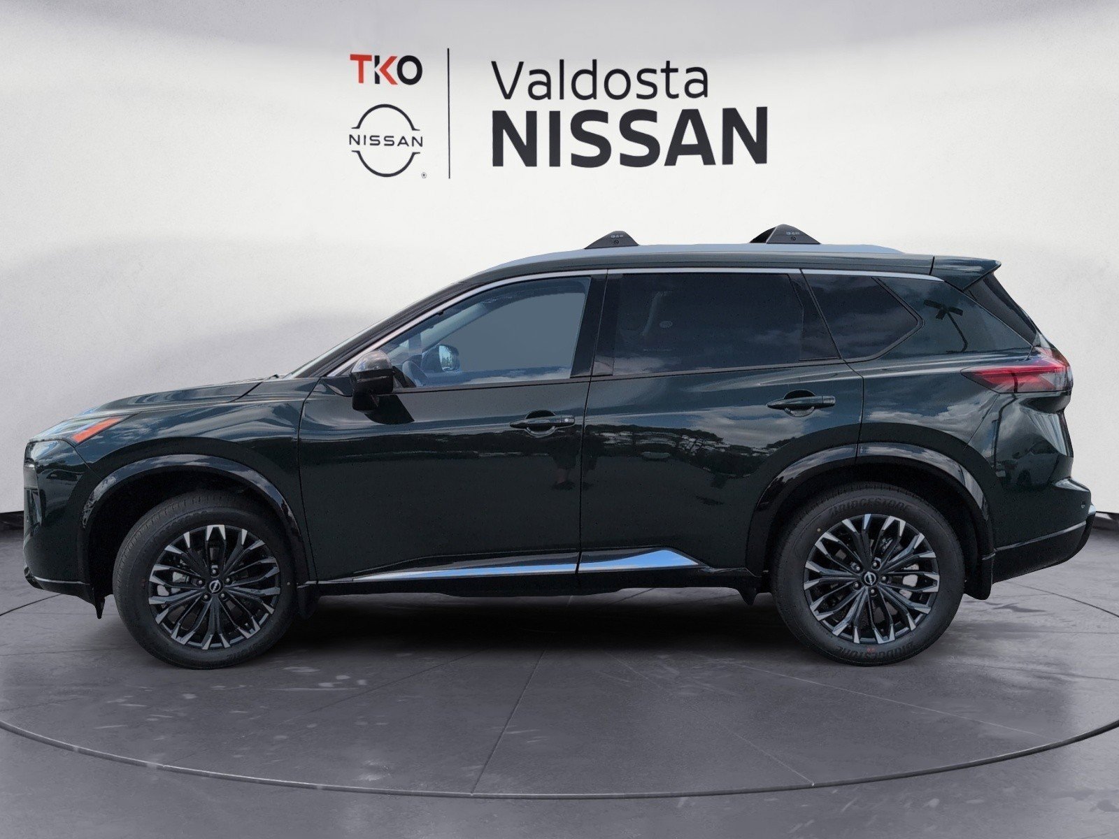 New 2026 Obsidian Green Pearl Nissan Platinum image 10
