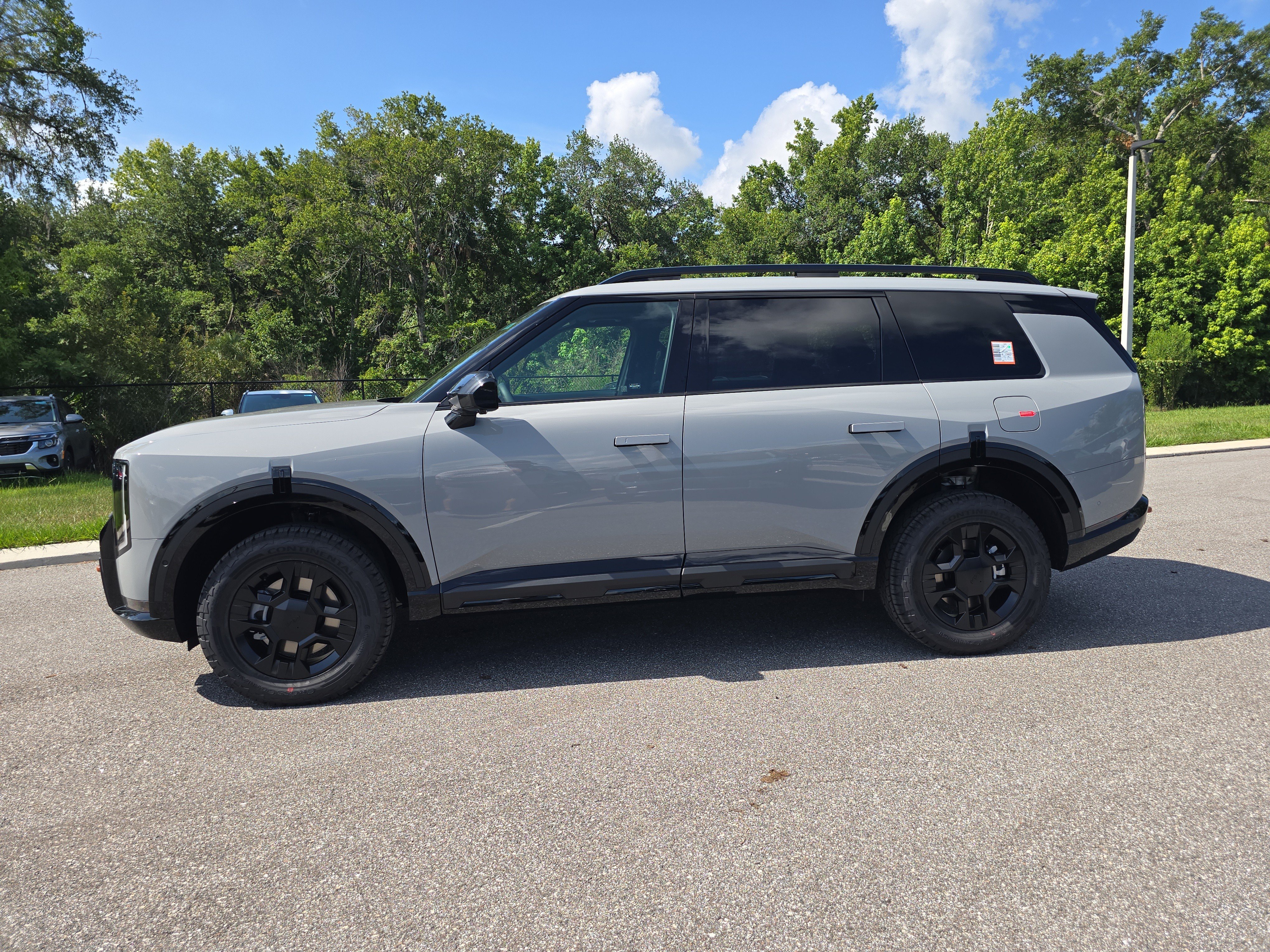 New 2027 Wolf Gray Kia X-PRO SX image 5