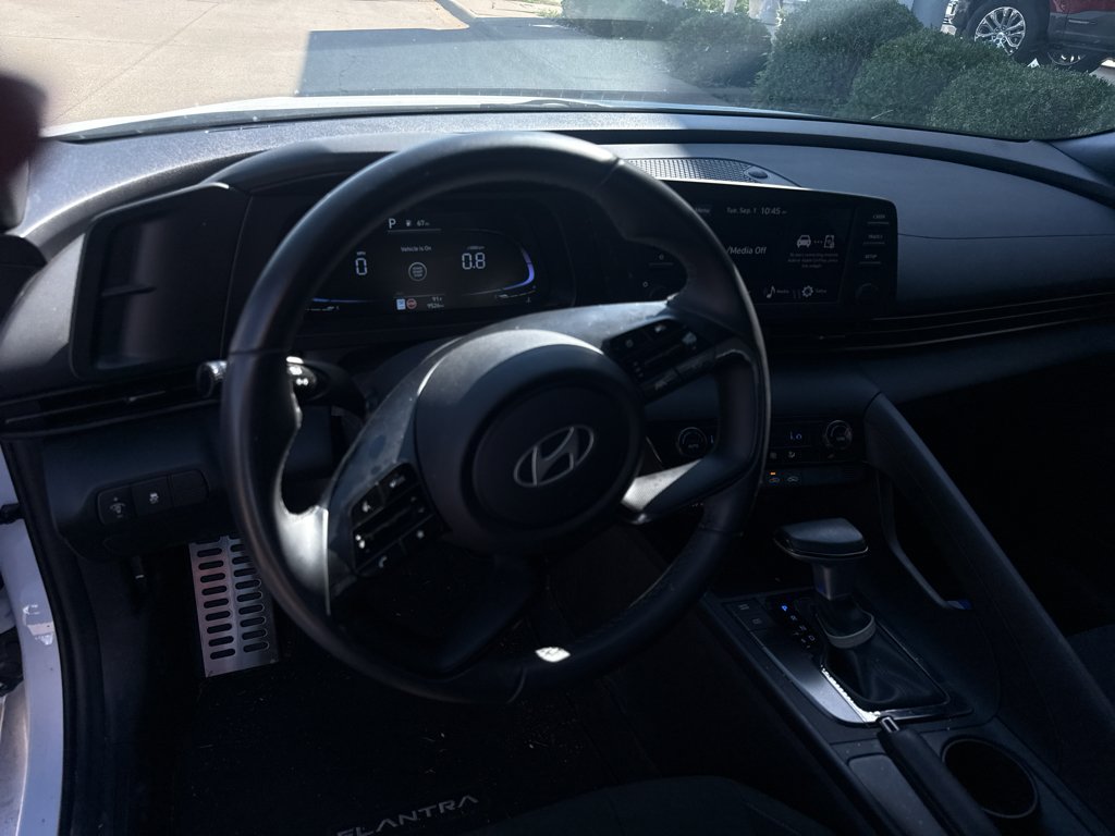 Used 2025 Serenity White Hyundai SEL Sport image 11