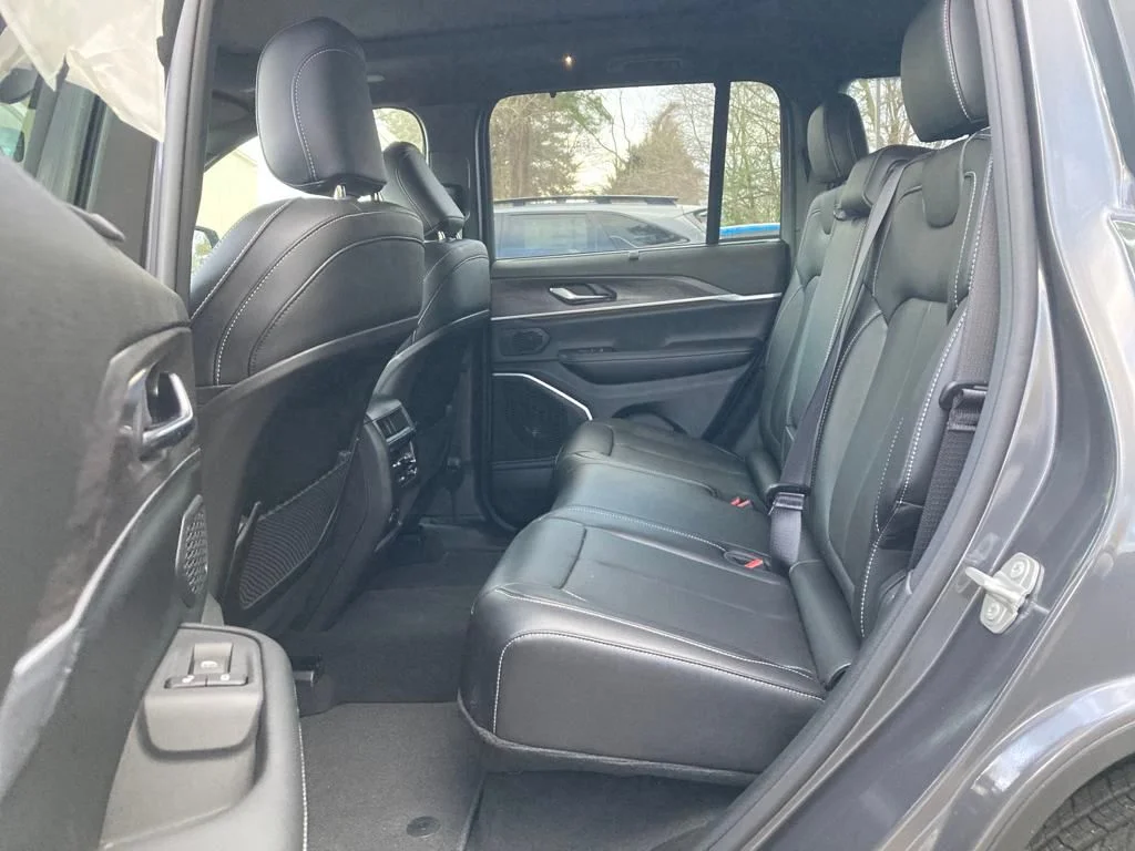 New 2024 Baltic Gray Metallic Clearcoat Jeep 4xe image 16