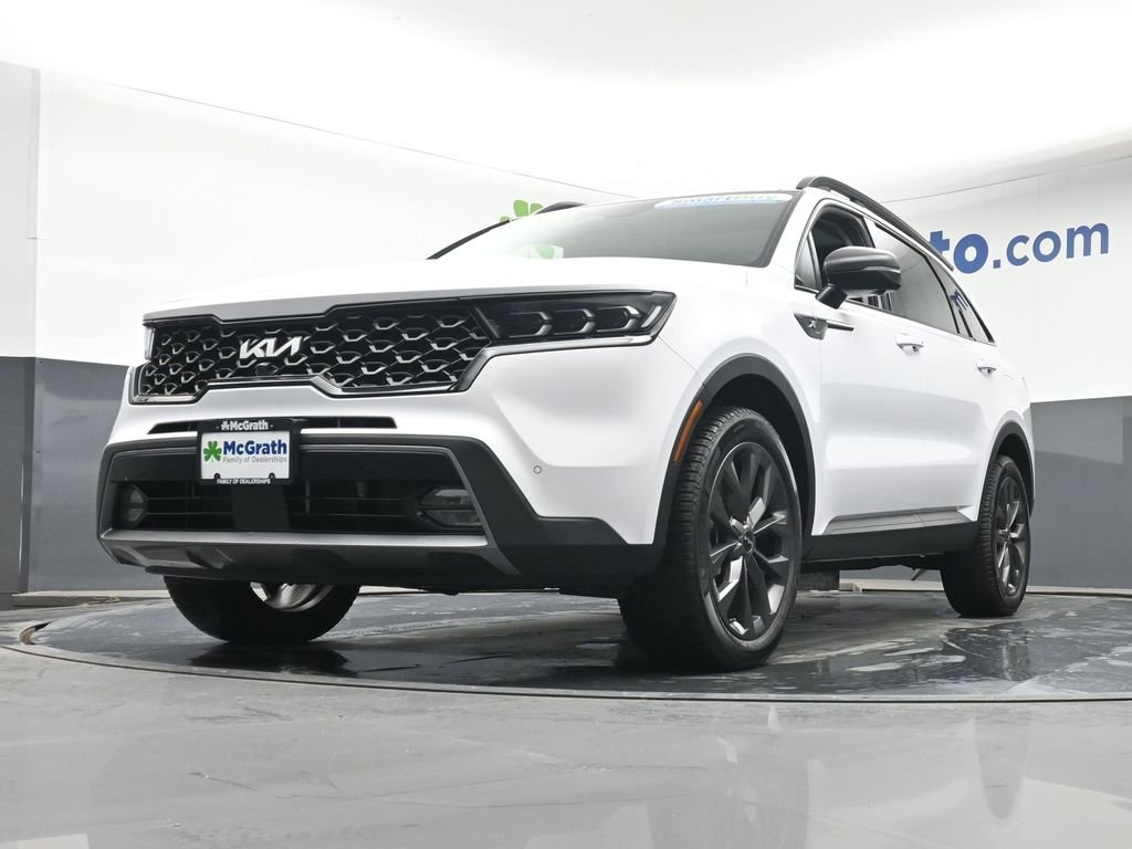 Used 2023 White Kia X-Line SX Prestige image 7