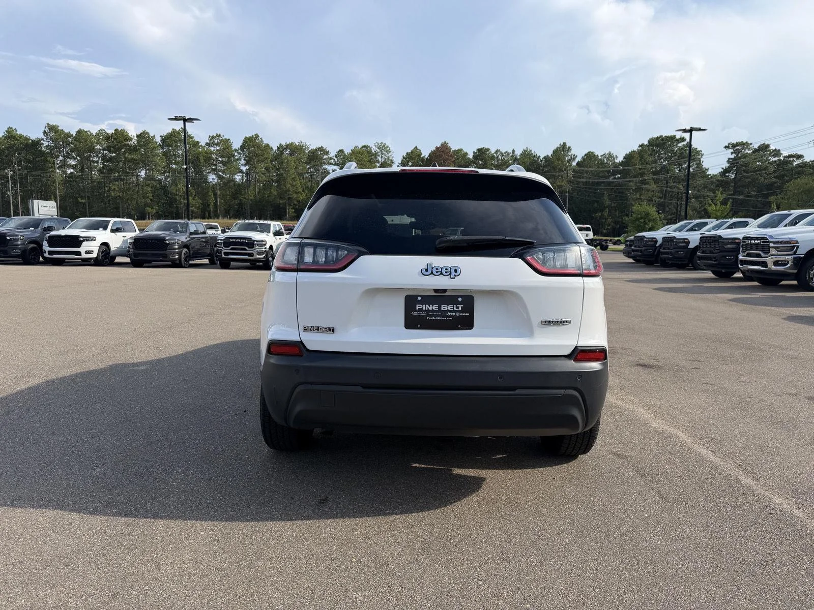 Used 2019 Bright White Clearcoat Jeep Latitude Plus image 5