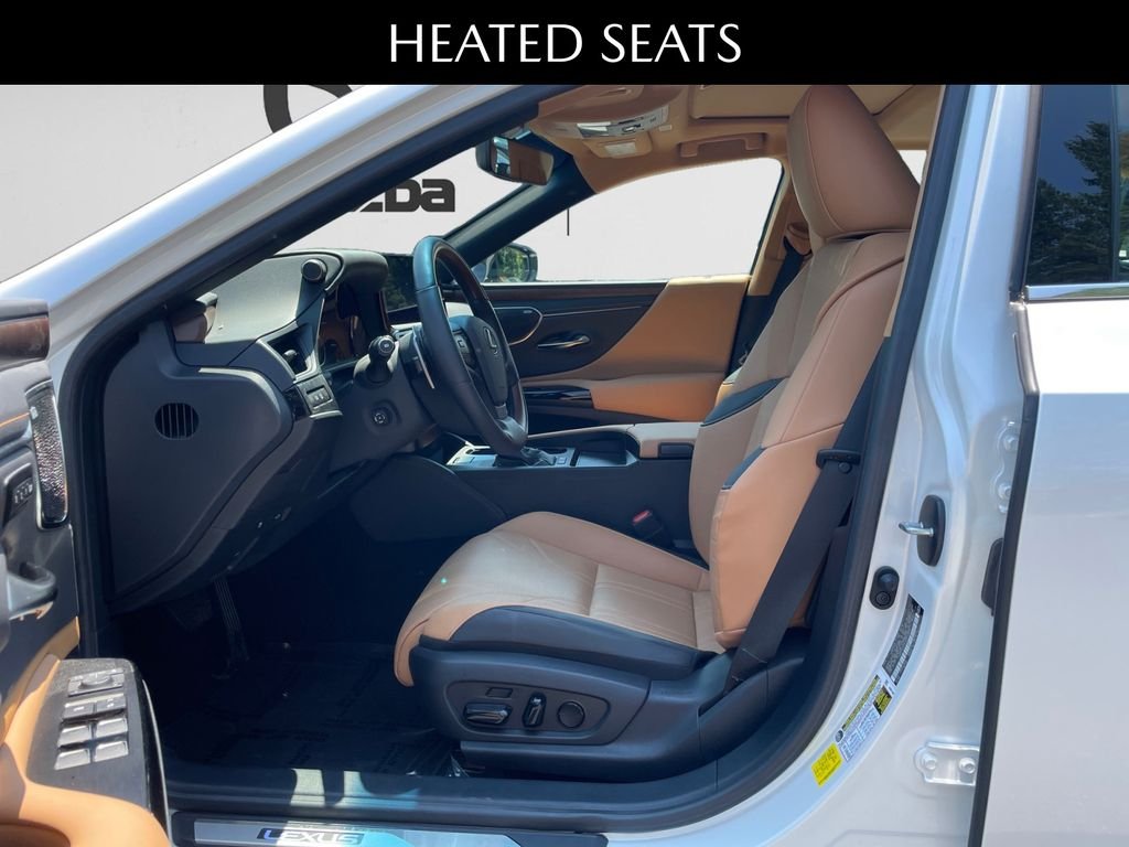 Used 2025 White Pearl Lexus 300h Ultra Luxury image 8