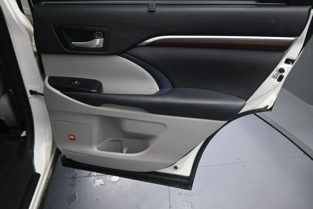 Used 2015 White Toyota Limited image 15