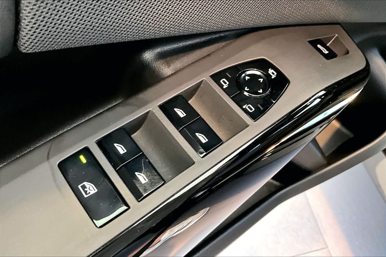 New 2026 Black Sapphire Metallic BMW M50 xDrive image 15