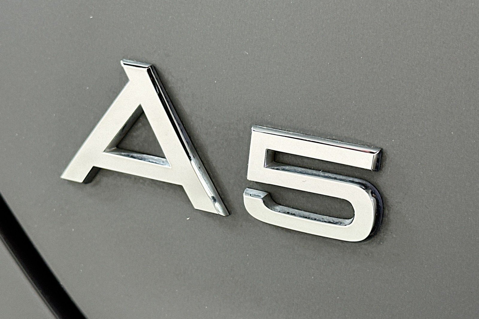 Used 2019 Manhattan Gray Metallic Audi Premium image 10