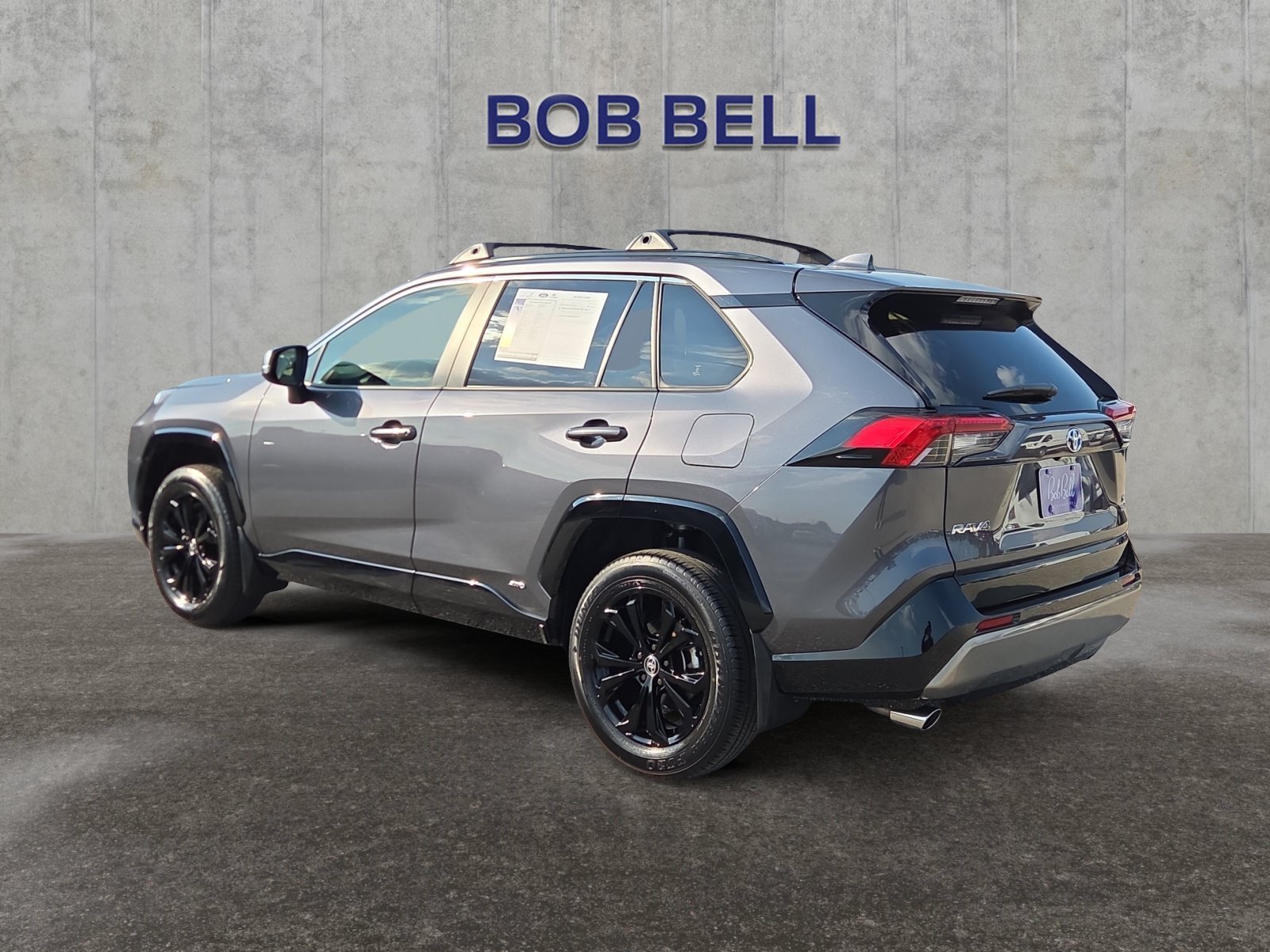 2022 Toyota RAV4 SE - Photo 3