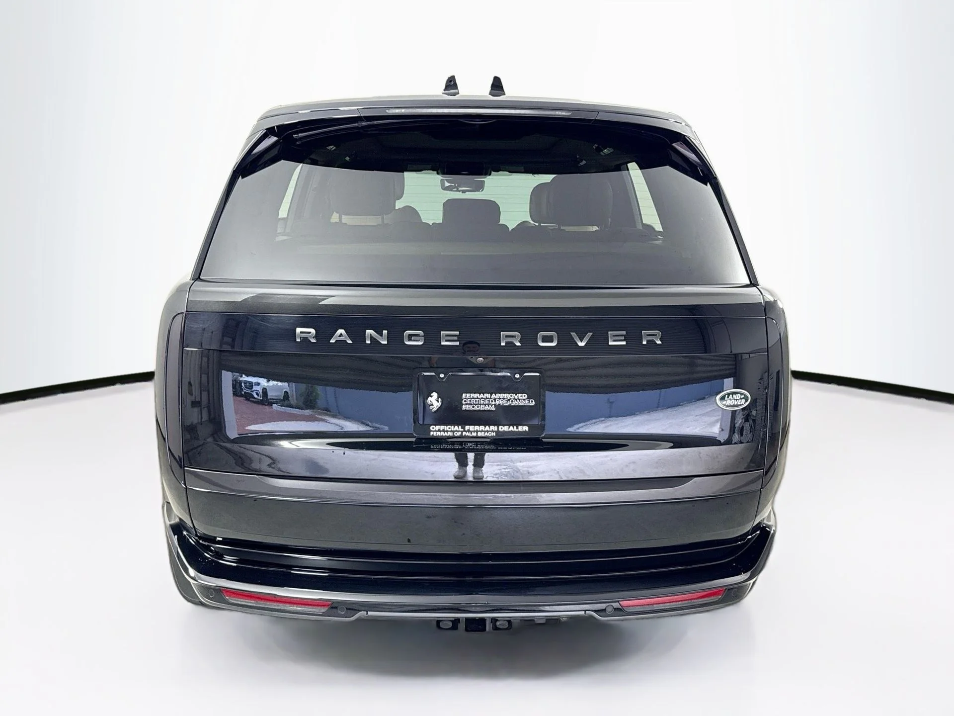 Used 2023 Santorini Black Metallic Land Rover SE image 6