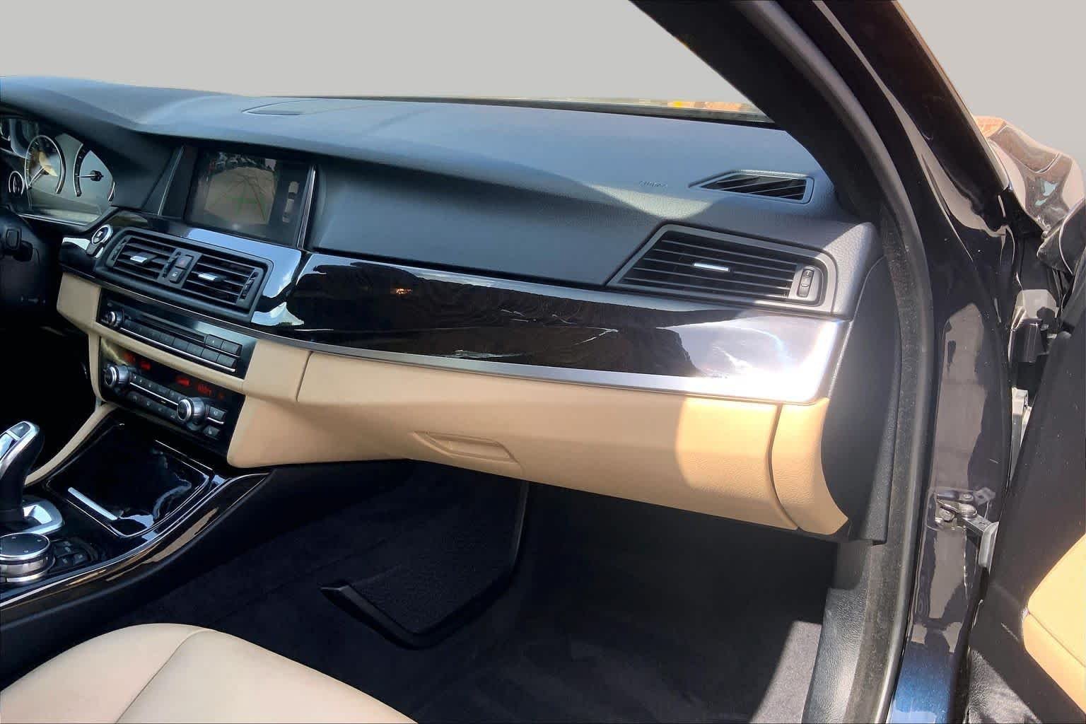 Used 2016 Black Sapphire Metallic BMW 528i image 19