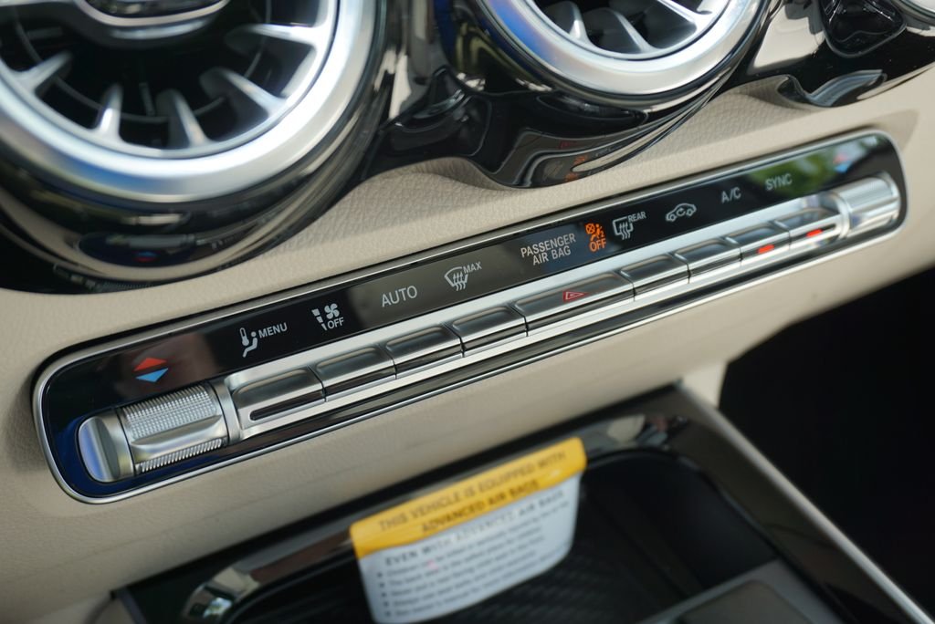 2025 Mercedes-Benz GLB Base - Photo 37