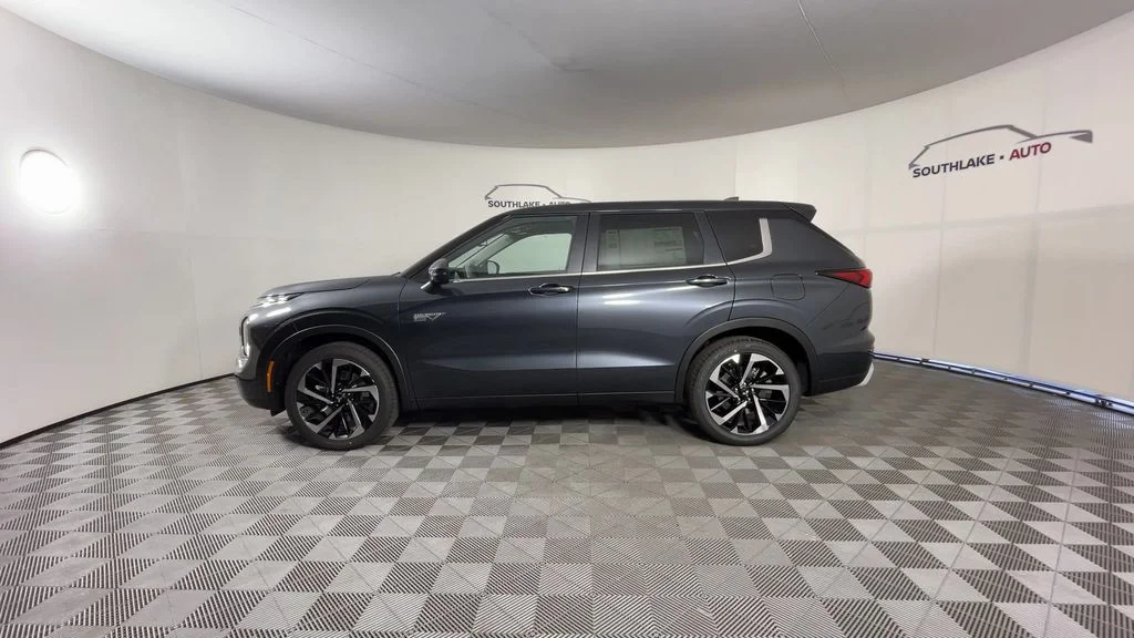 2025 Mitsubishi Outlander Plug-in Hybrid SE - Photo 6