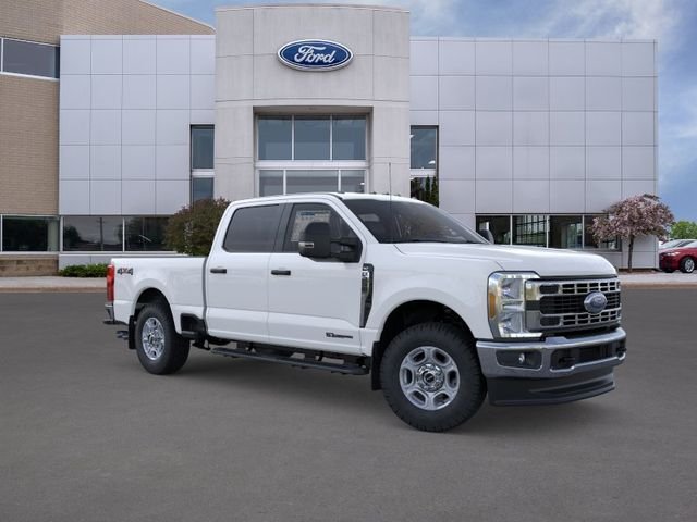 New 2026 Oxford White Ford XLT image 7
