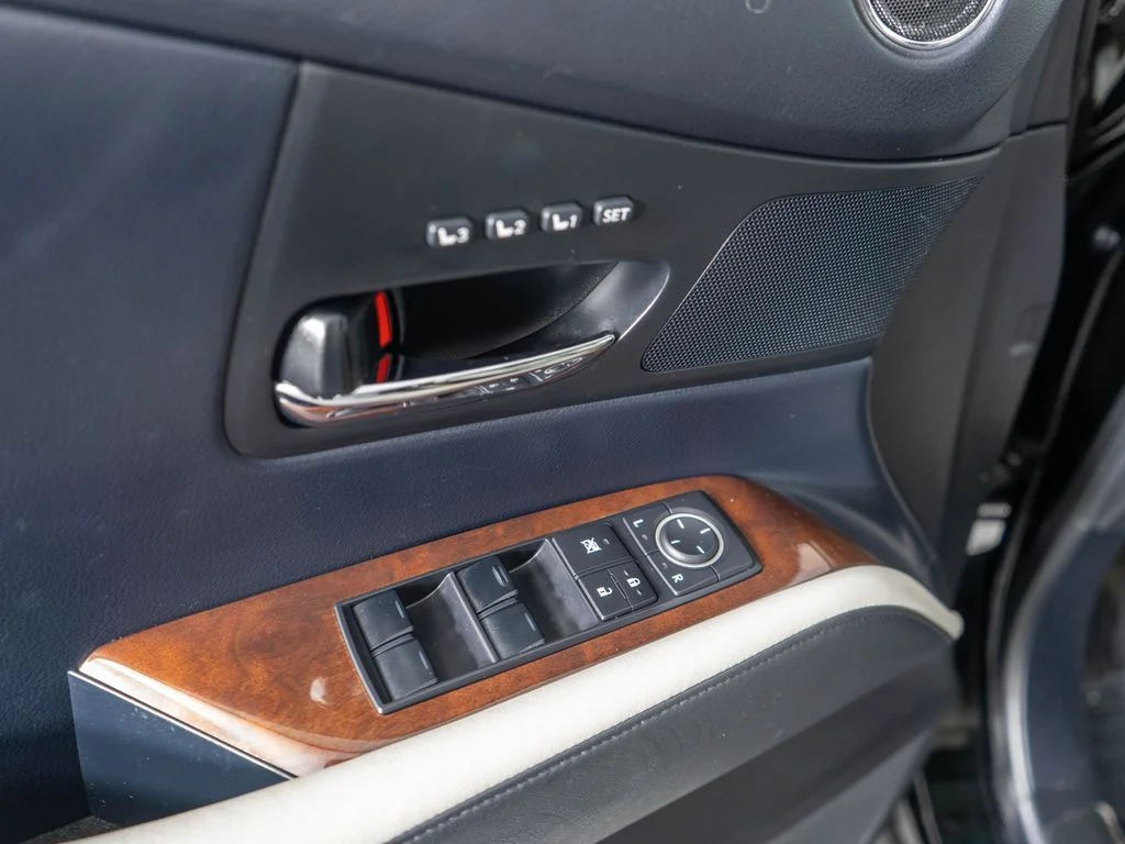Used 2012 Black Lexus 450h image 23