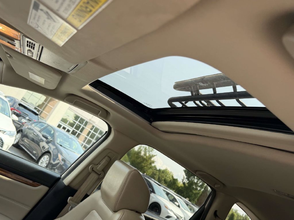 Used 2018  Honda Touring image 19
