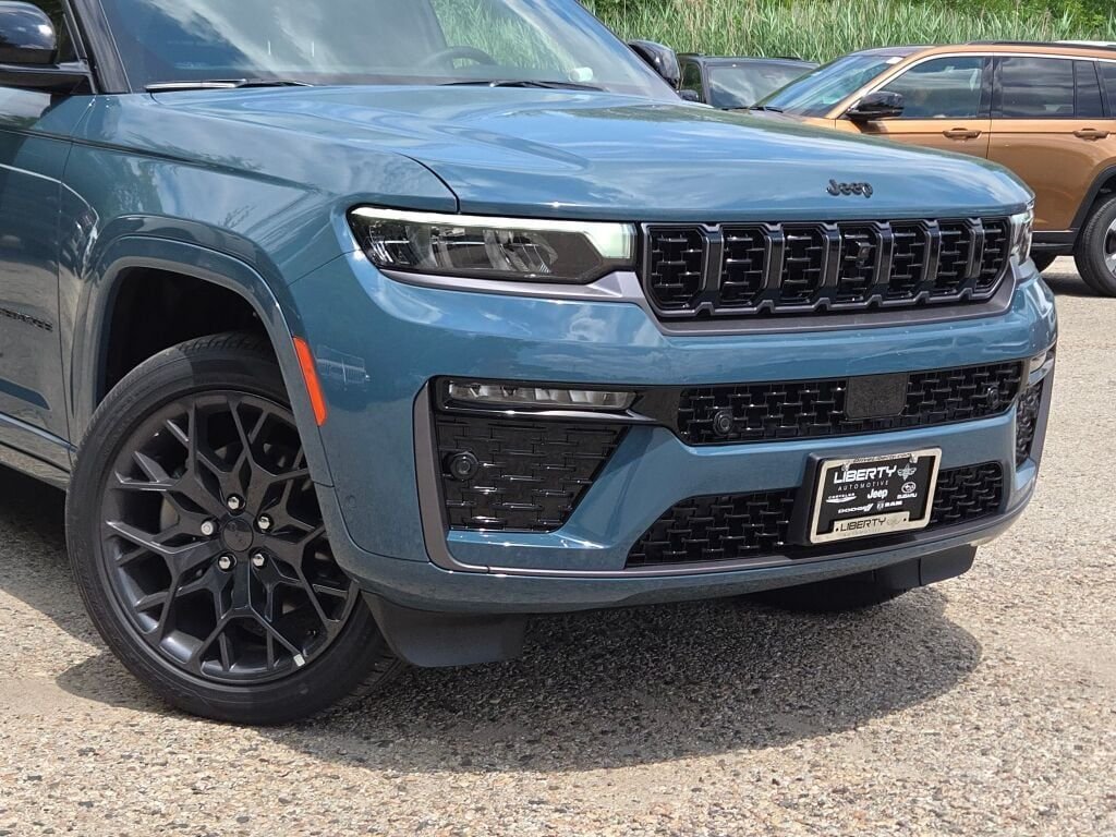 New 2026 Steel Blue Exterior Paint Jeep Summit image 2