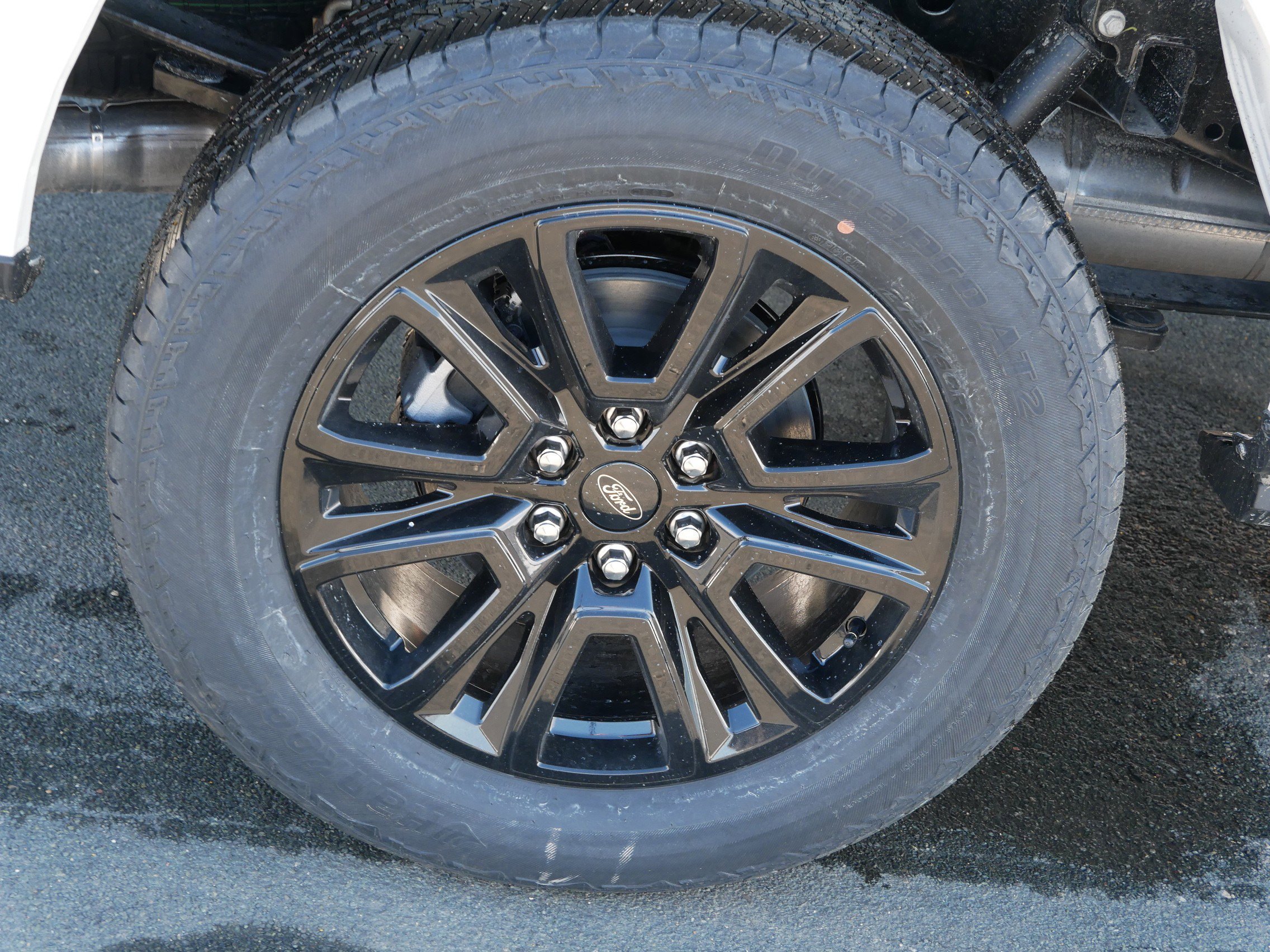 New 2026 Star White Metallic Tri-Coat Ford Platinum® image 9