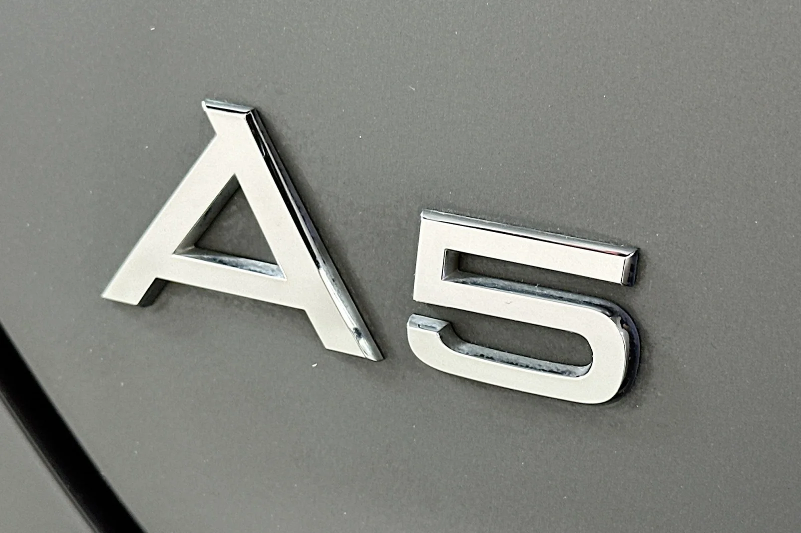 Used 2019 Manhattan Gray Metallic Audi Premium image 10