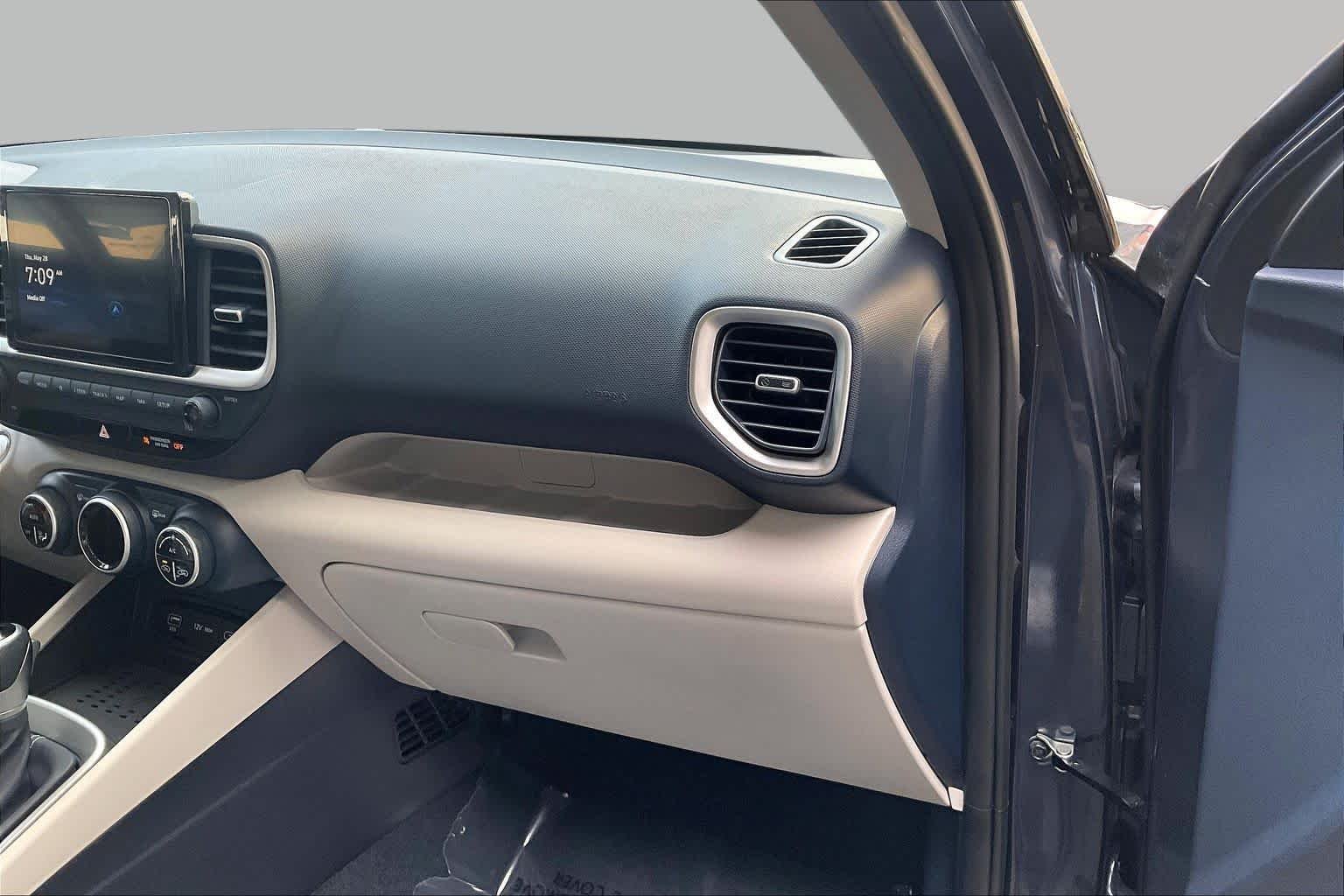Used 2025 Denim w/White Roof Hyundai Limited image 19