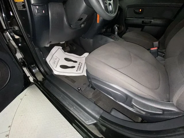 Used 2013 Gray Kia Base image 12