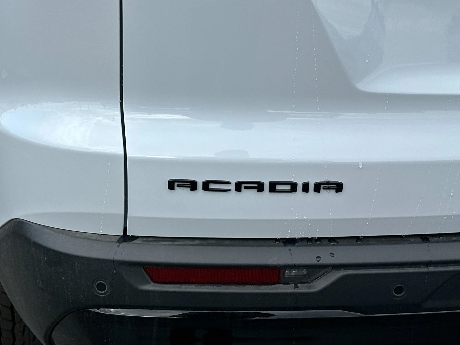 New 2027 Glacier White Tricoat GMC Elevation image 26