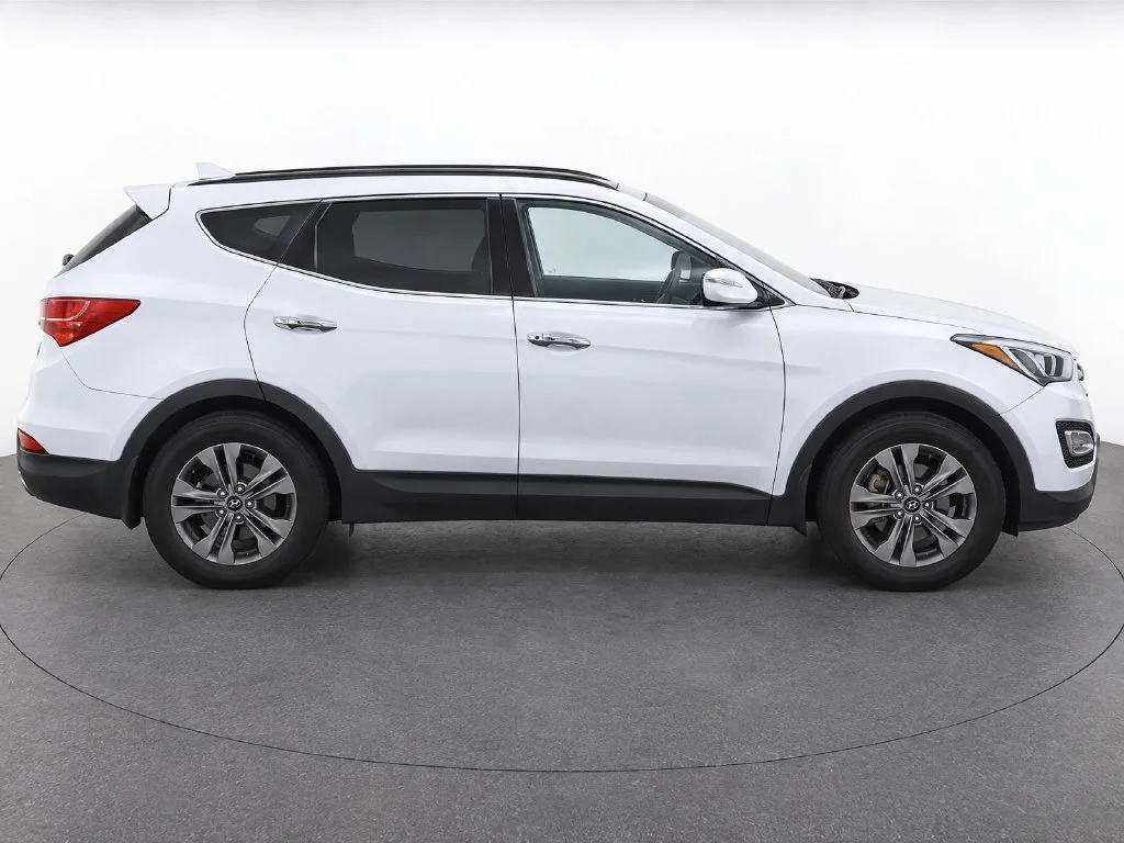 Used 2014 White Hyundai Base image 8