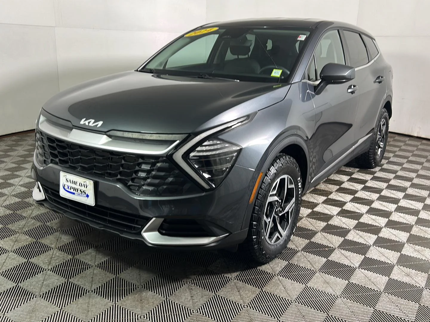 Used 2024 Gravity Gray Kia LX image 10