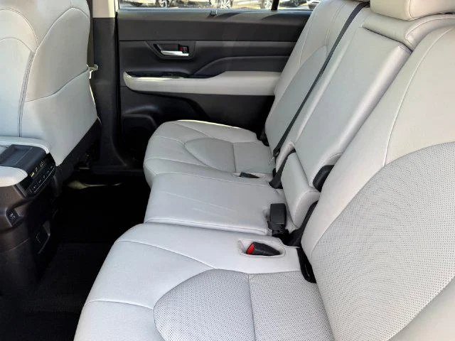 Certified Used 2024 WIND CHILL PEARL Toyota XLE image 59