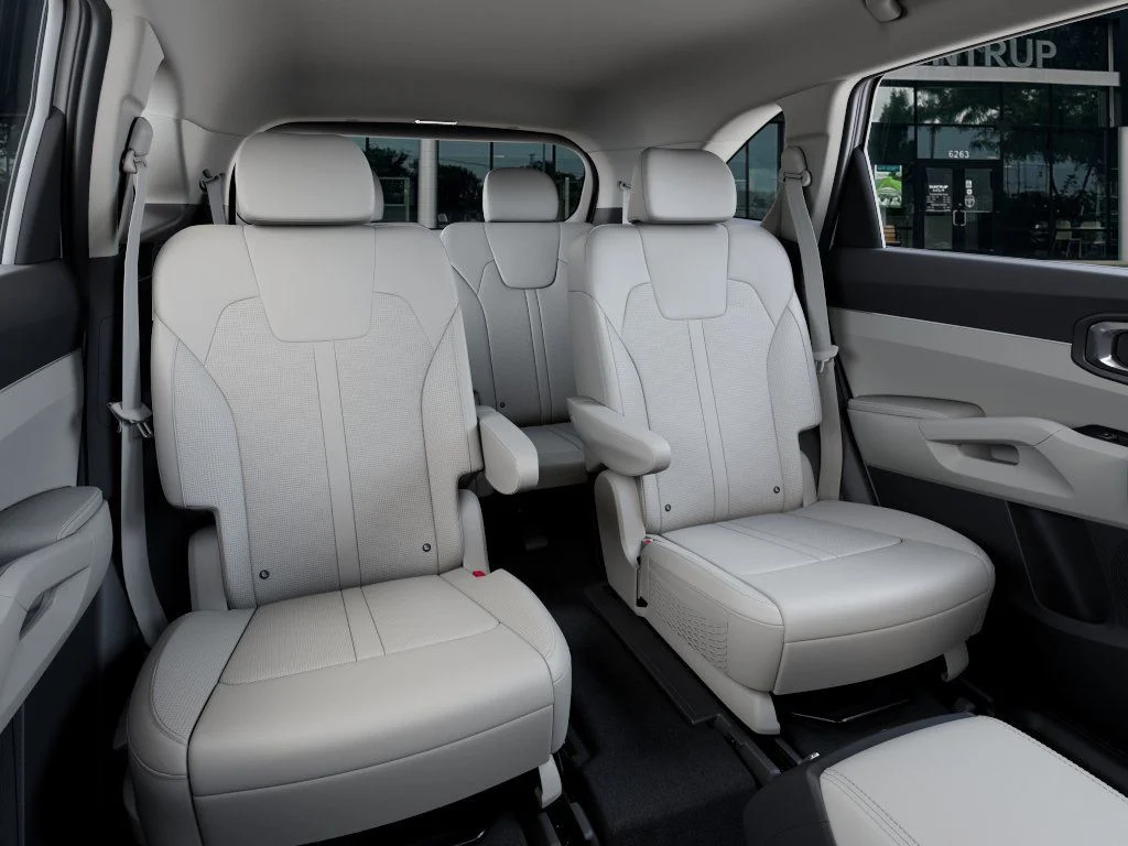 New 2026 Snow White Pearl Kia EX image 17