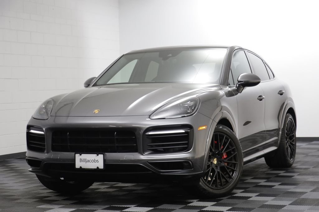 2023 Porsche Cayenne GTS's photo
