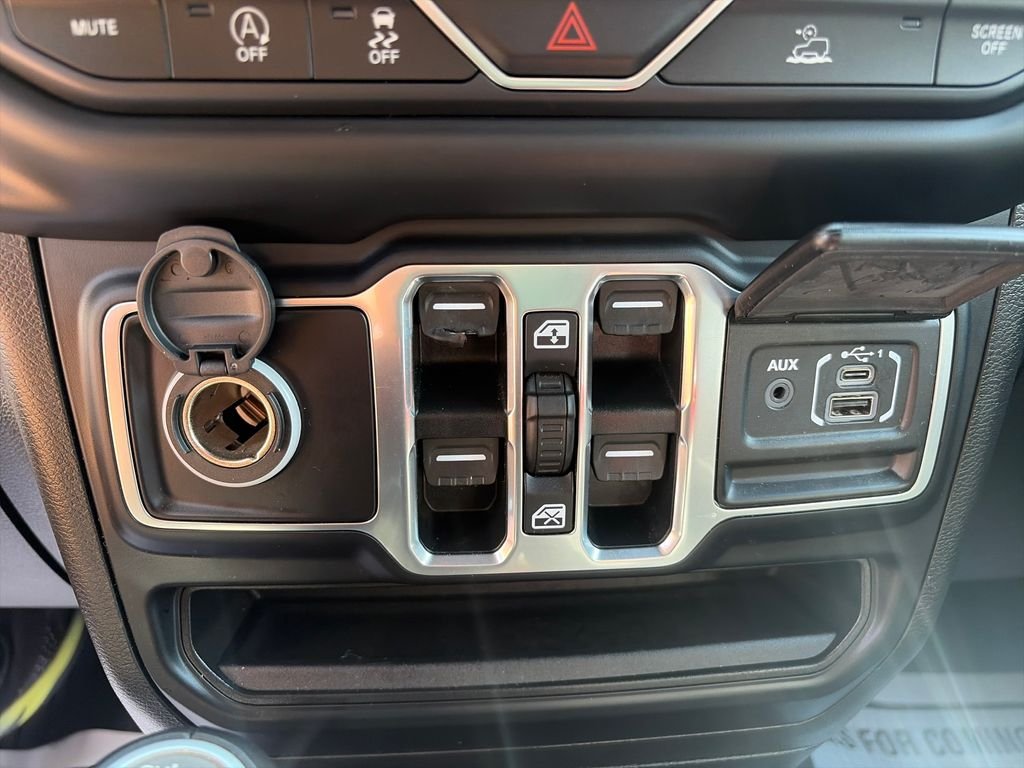 Used 2020 Gray Jeep Overland image 35