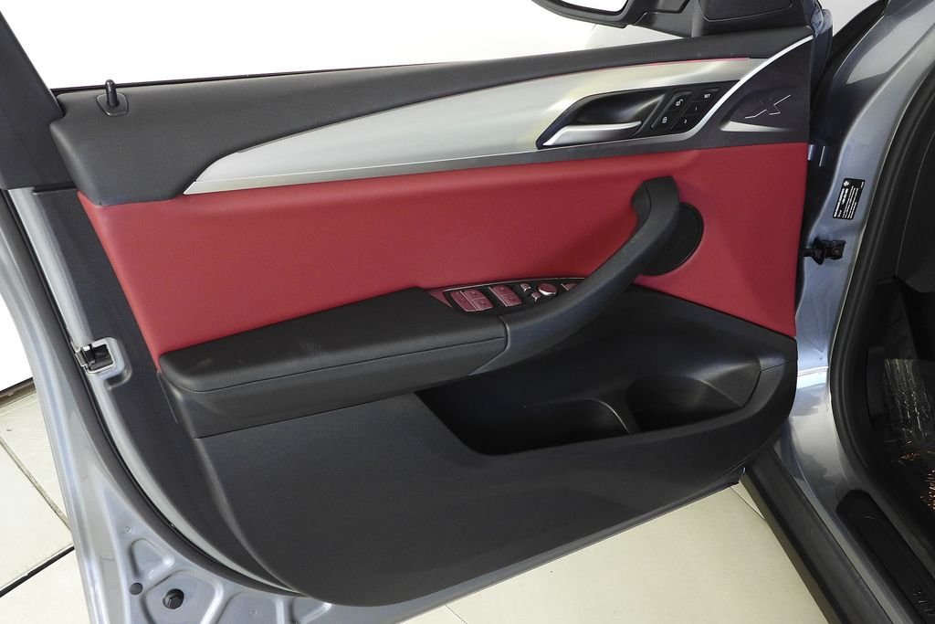 Used 2023 Skyscraper Gray Metallic BMW sDrive30i image 11