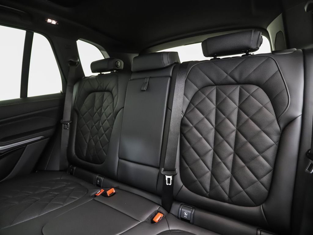 New 2026 Gray Metallic BMW xDrive40i image 23